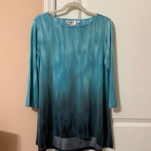 Lovely Tunic! Aqua to Navy ombré. Sz M fits like L